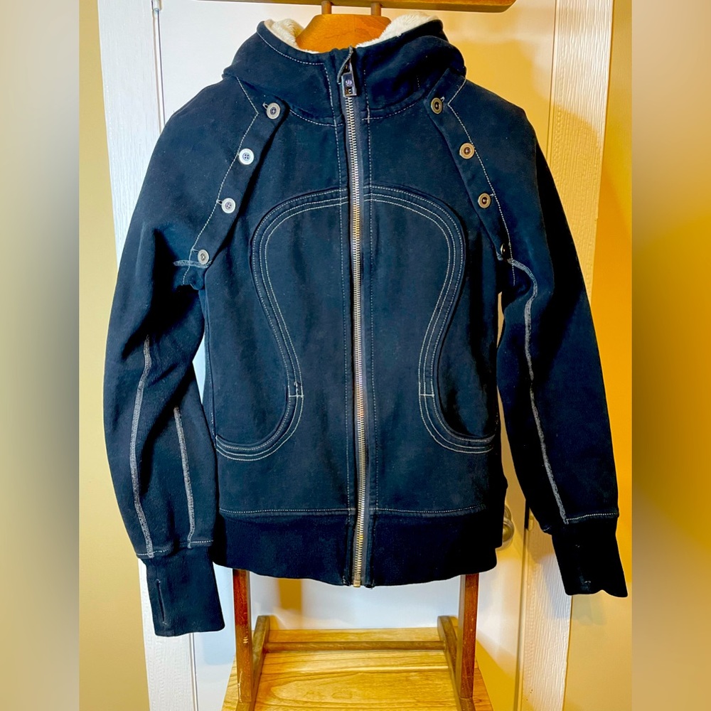 Lululemon athletica special edition Large   coat/vest/hoodie